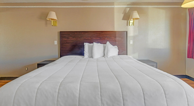 Red Roof Inn Wichita Falls, Boek Hotel Hotels in Wichita Falls met zwembad, Zwembad