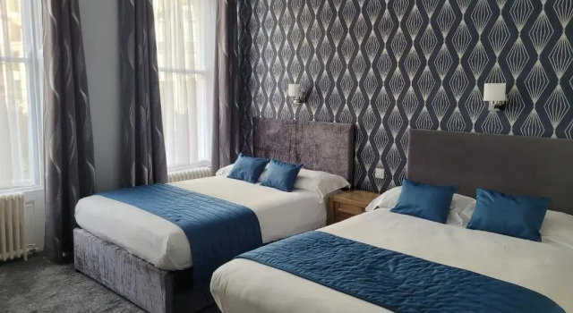 Четырёхместный номер George Hotel