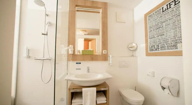 Номер Comfort Hotel Locker & Legere - Self Check-in am Wochenende