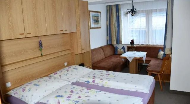 Gästehaus Brugger, Rezerwuj Hotel Hotele w Salzburg z parkingiem, Parking