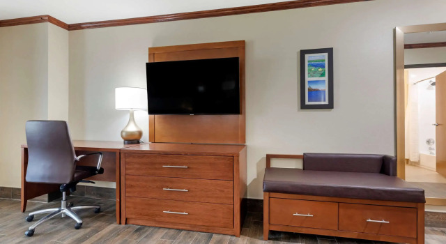 Двухместный люкс Comfort Suites West Monroe near Ike Hamilton Expo Center