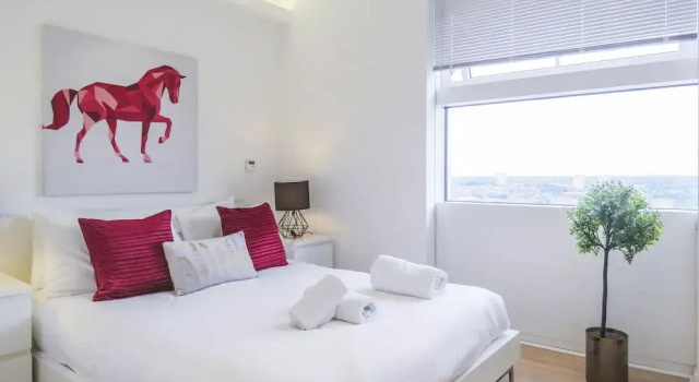 Tudors - The Cube Panorama 1 Bed, Забронировать Отель Отели Бирмингема 4 звезды, рядом с Океанариум «Национальный центр морской жизни», 4*