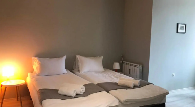EU metro station, City Center, lovely 3-bedroom apartment, free parking, Varaa Huoneisto Sofia Vitosha