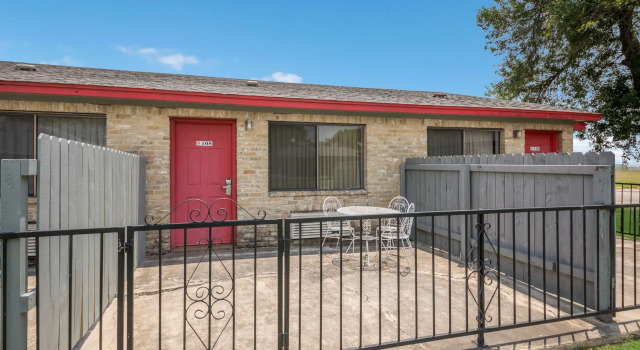 Четырёхместный номер Standard Americas Best Value Inn Lockhart TX