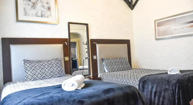 Двухместный номер Standard Gatwick Castle B&B