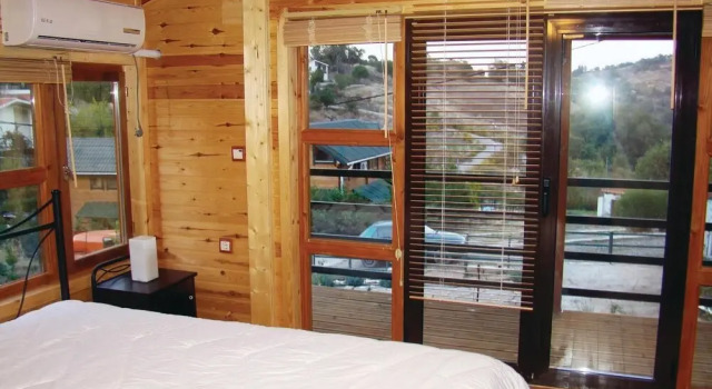 Awesome Home in Molos Kammena Vourla With 2 Bedrooms, Internet and Outdoor Swimming Pool, Book Hotel Hotels in Central Greece with Parking, Parking