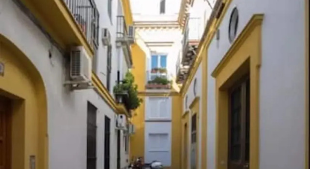 Apartment with 3 Bedrooms in Sevilla, Забронировать Апартаменты/квартира Севилья провинция Севилья, рядом с La Torre de Don Fadrique