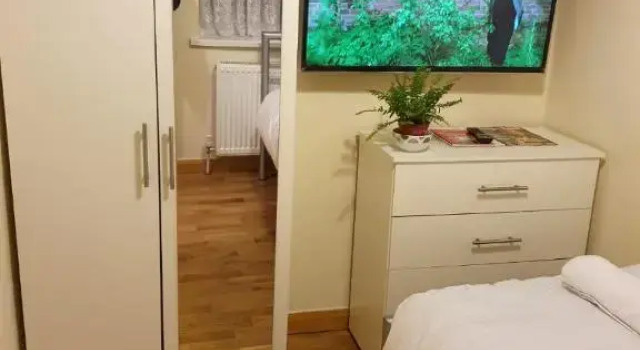 Single Room G1 (Sandycroft Guest House)