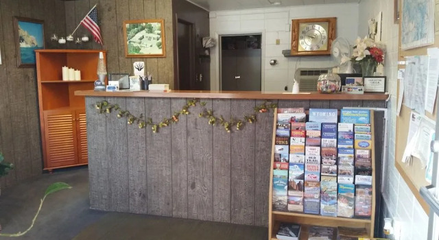 Town House Motor Inn