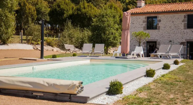 Gîte "La Grange" 5 personnes proche du Puy du Fou avec piscine, Rezerwuj Apartament Mortagne-sur-Sevre 