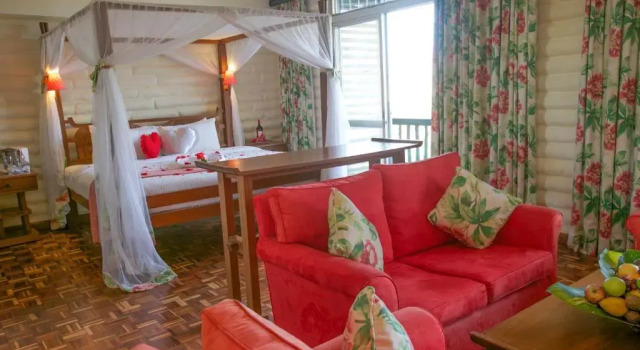 Люкс Executive Taita Hills Safari Resort & Spa