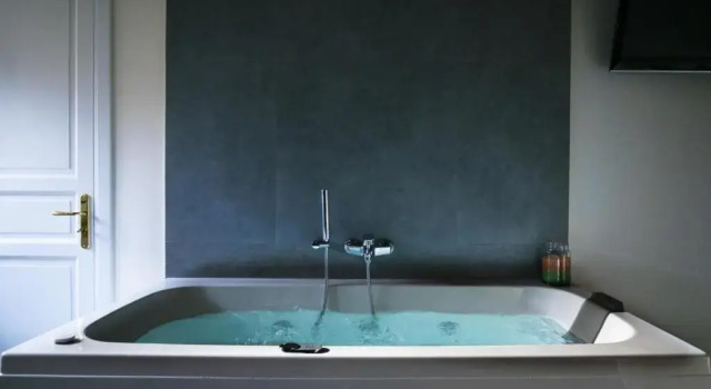 Standard Doppel Zimmer Bed in Spa
