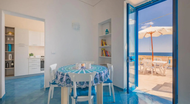 Holiday home with sea view in Castro, on the Adria-Marinè, Rezerwuj Hotel Castro Salento