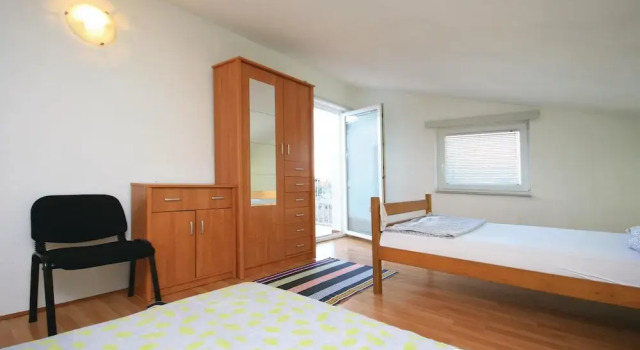 Awesome Home in Drinovci With Wifi and 5 Bedrooms