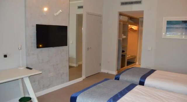 Двухместный номер Deluxe The Golden Jubilee Hotel
