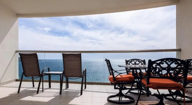 Amazing Condo w Private Patio Breathtaking Views - Playa Blanca by Redawning, Book Hotel Hoteller i Guaymas med pool, Swimmingpool