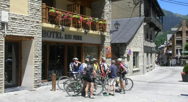 Riu Nere Mountain Hotel, Забронировать Отель Вьельа Э Михаран Бакейра-Берет, рядом с Церковь Св. Михаила