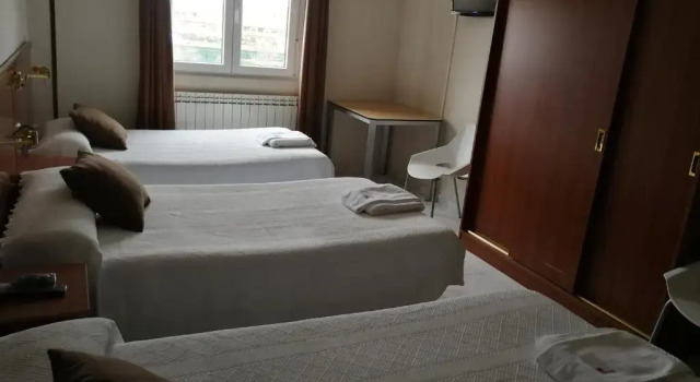 Трёхместный номер Standard Hostal Cerecedo