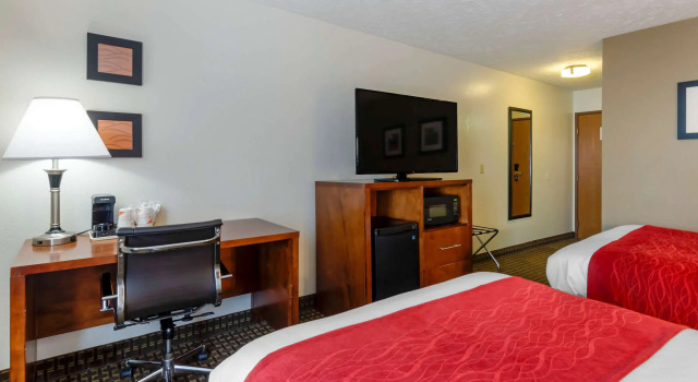 Четырёхместный номер Standard Comfort Inn Atkins-Marion I-81