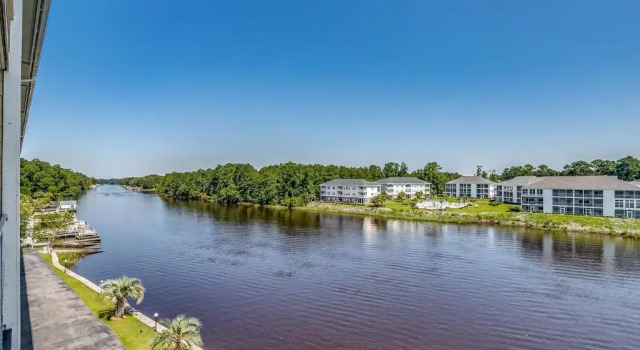 INTRACOASTAL WATERWAY FUN Bring or rent a boat or jetski POOL, Забронировать Отель Отели Южной Каролины с бассейном, Бассейн