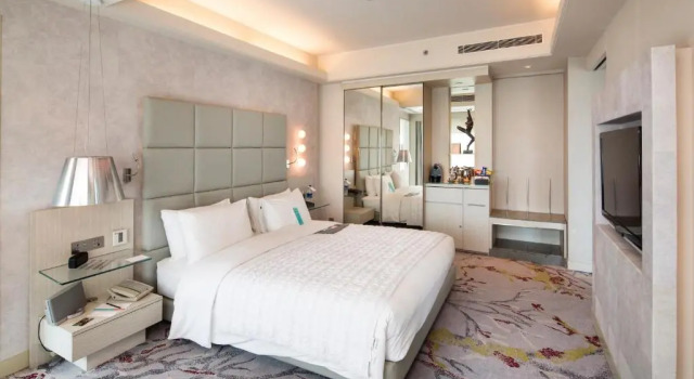 Номер Standard с красивым видом из окна Le Meridien Gurgaon, Delhi NCR
