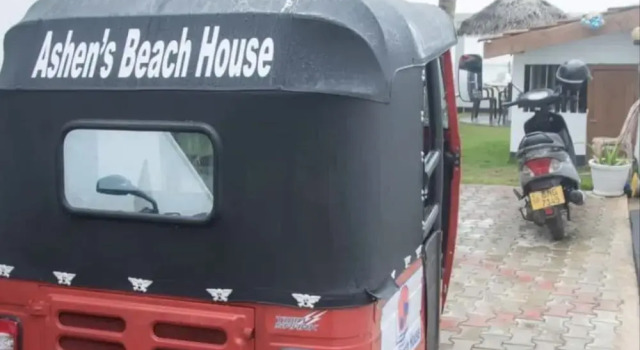 Ashens Beach House, Забронировать Вилла Отели Оваканда с парковкой, Парковка