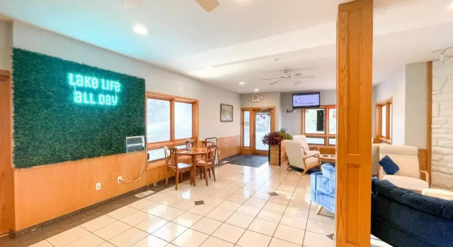 Lake Bluff Inn and Suites, Buchen Sie Hotel South Haven Michigan