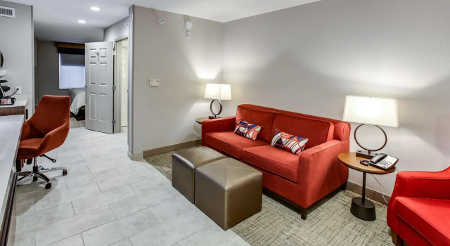 Двухместный люкс c 1 комнатой Hilton Garden Inn Ames