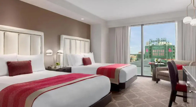 Четырёхместный номер Standard Hotel Commonwealth