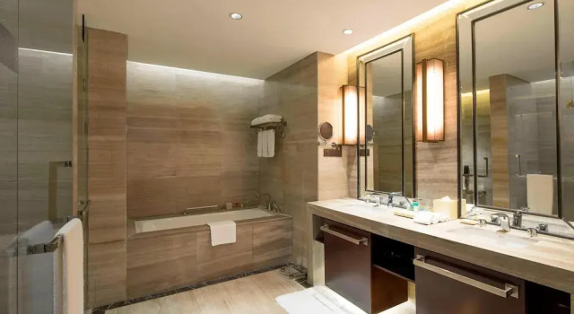 Полулюкс Executive Four Points by Sheraton Hefei Shushan