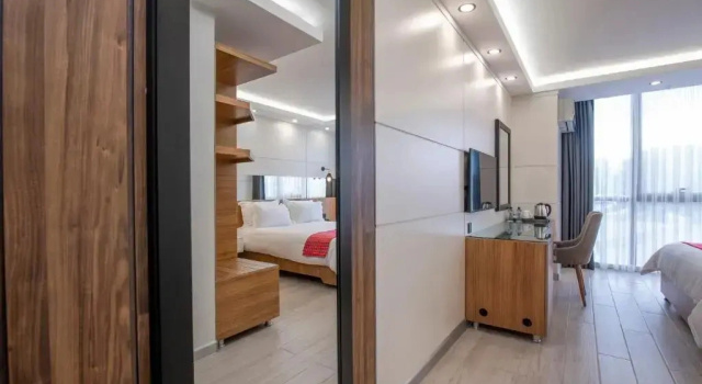 Люкс Отель Maa Hotel and Suites