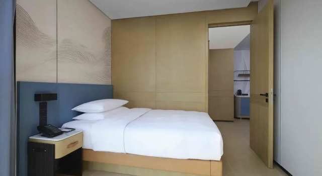 Beihai Marriott Resort, Book Ferieresort Yinhai Beihai
