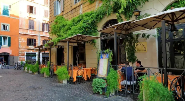 RomeAsYouLike - Monti Experience 80, Prenota Hotel Rione Monti Roma