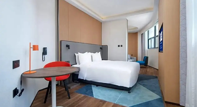 Двухместный люкс c 1 комнатой Holiday Inn Express Xian Qujiang Center