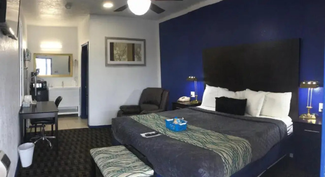 Двухместный люкс Deluxe Budget Inn & Suites