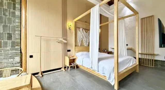 Люкс Deluxe Ruiying Changchun Wenquan Homestay (Xinzhou Ancient City)
