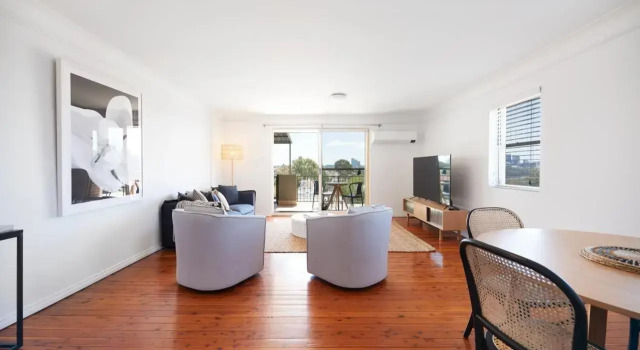 Harbour view huge 2 bedroom entire residence., Забронировать Отель Сидней Sydney Region, рядом с Остров Какаду