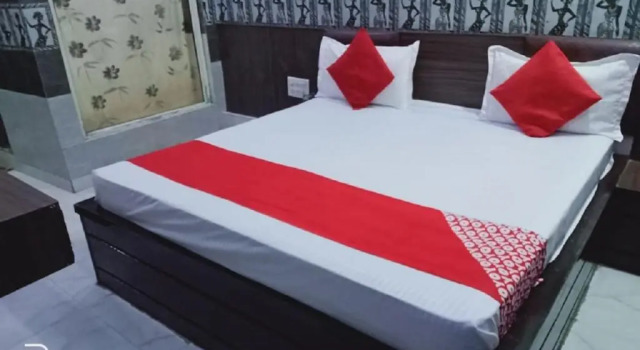 Трёхместный семейный люкс Hotel Ravi Palace Agra