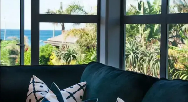 Апартаменты Deluxe Condo on the Beach at the Sands Onetangi