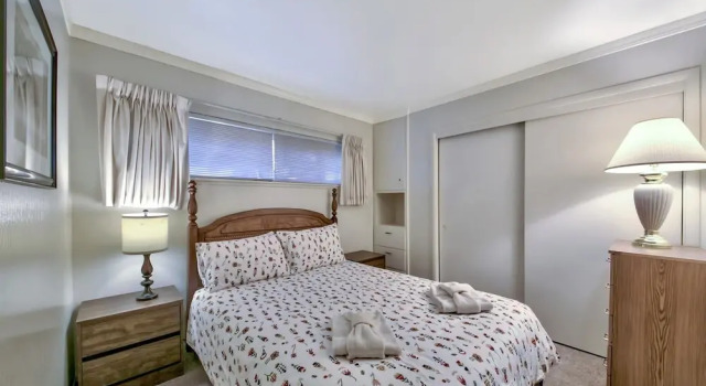 Irving's Bavarian Ge  1139hb 3 Bedroom Condo