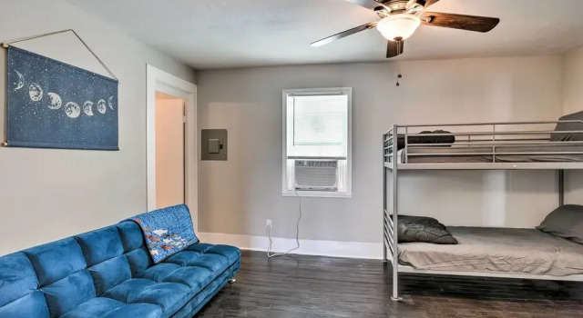 Апартаменты Cozy Galveston Apartment - Walk to Beach & Dining