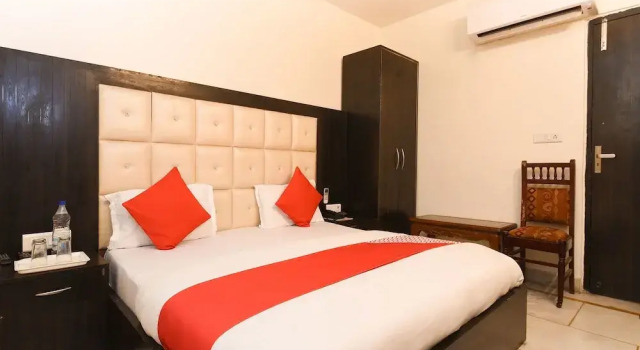 OYO 14721 Hotel Vishesh Continental, Забронировать Отель Отели Нью-Дели с завтраком, Завтраки