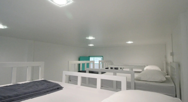 Кровать в общем номере Hello Hostel Pakchong