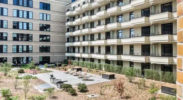 Business/holiday Apartment With Whirlpool