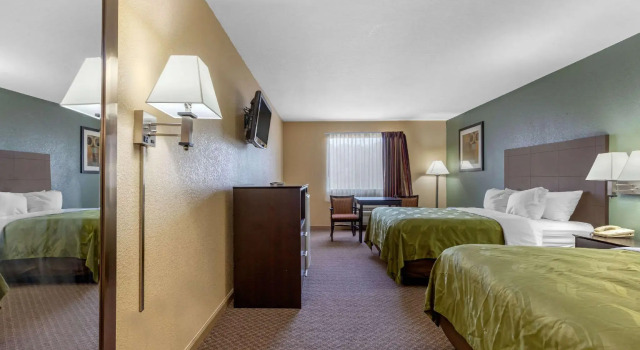 Четырёхместный номер Standard Quality Inn West Memphis I-40