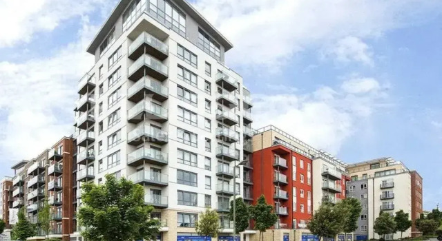London - Apartment - Sleeps 2 - Garden - Pool, Varaa Huoneisto Asunnot kohteessa Merseyside, Huoneisto