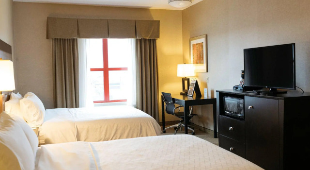 Четырёхместный номер Standard Holiday Inn Express & Suites - Olathe North by IHG