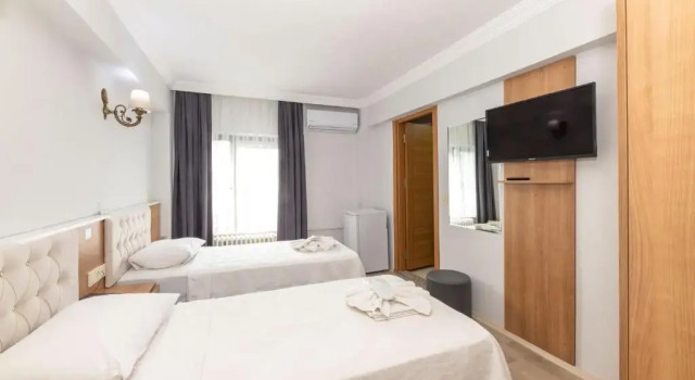 Двухместный номер Standard Metro Hotel