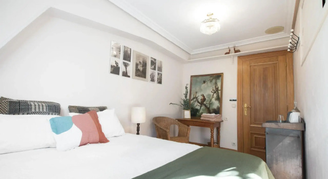 Номер Standard Far Out Inn
