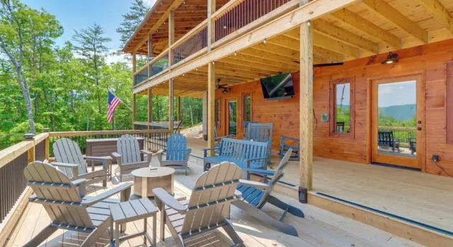 Коттедж Blue Ridge Vacation Rental w/ Deck & Game Room!